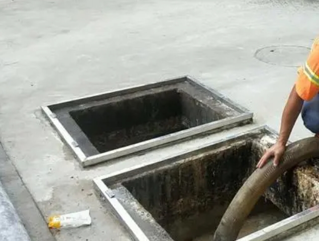 栾川化粪池清理